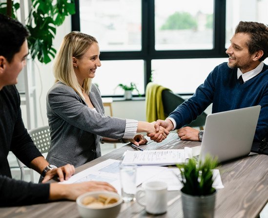 Autorización de trabajo por cuenta propia en España en Vic y resto de Barcelona